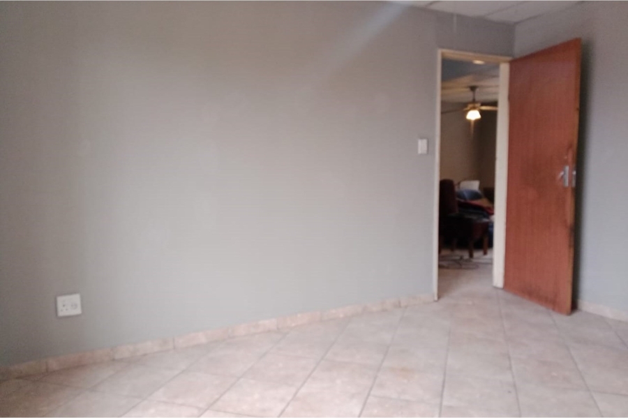 To Let 2 Bedroom Property for Rent in Oos Einde North West